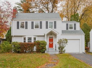 10 Linnard Rd, West Hartford, CT 06107