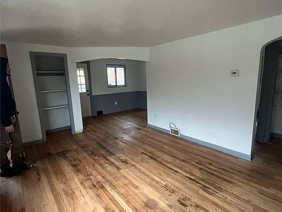 3rd image of 875 Desiderio Blvd