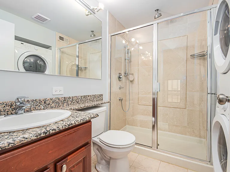 747 N Sedgwick St — Photo 10