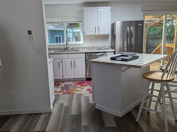 2nd image of 839 Sprig Ct SE
