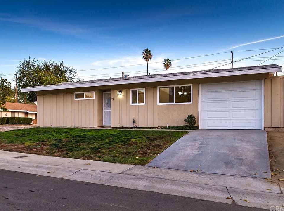 1st image of 392 Crystal Dr