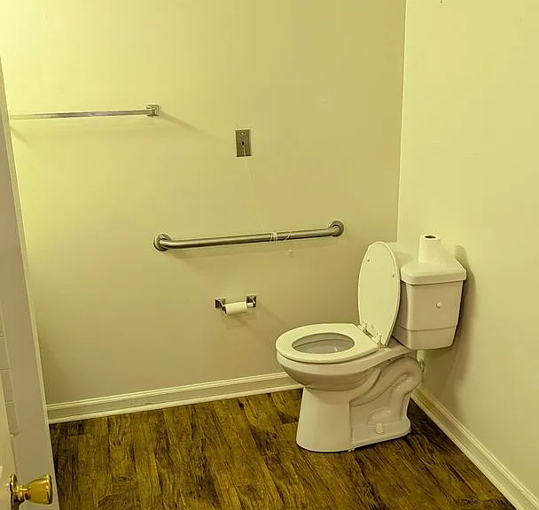 Ridgewood Place Senior Apartment — Photo 27