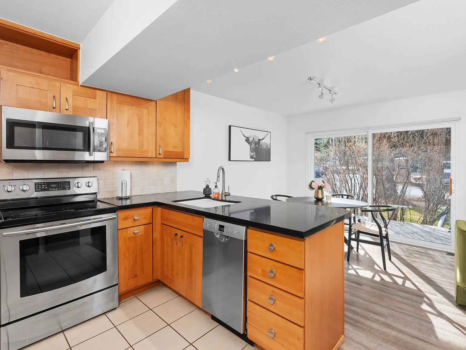 4 bed, 1357 sqft, $13,000 — Photo 3
