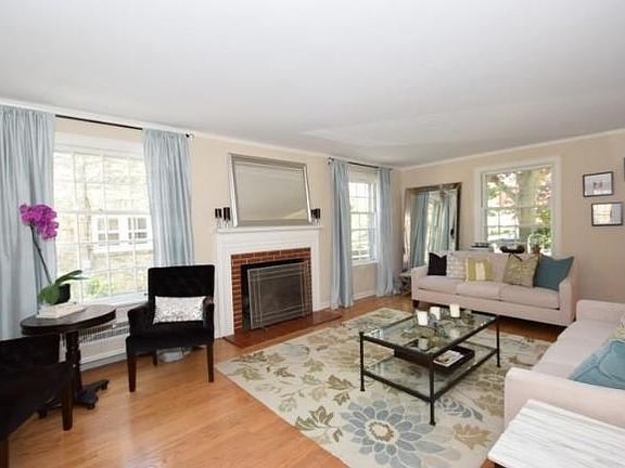 3rd image of 6160 N Kent Ave