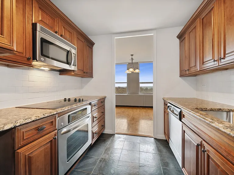 2626 N Lakeview Ave #602 — Photo 8