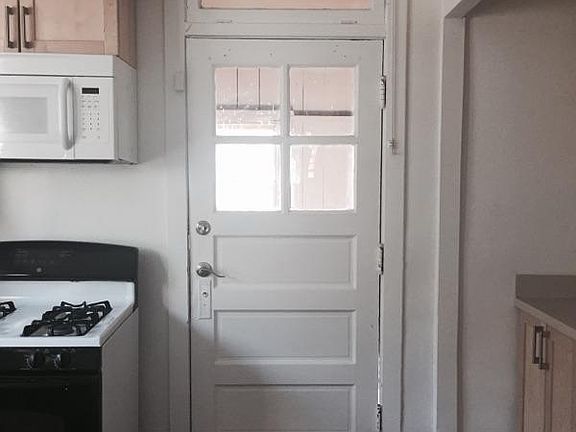 4th image of 1326 Dewey Ave APT 2