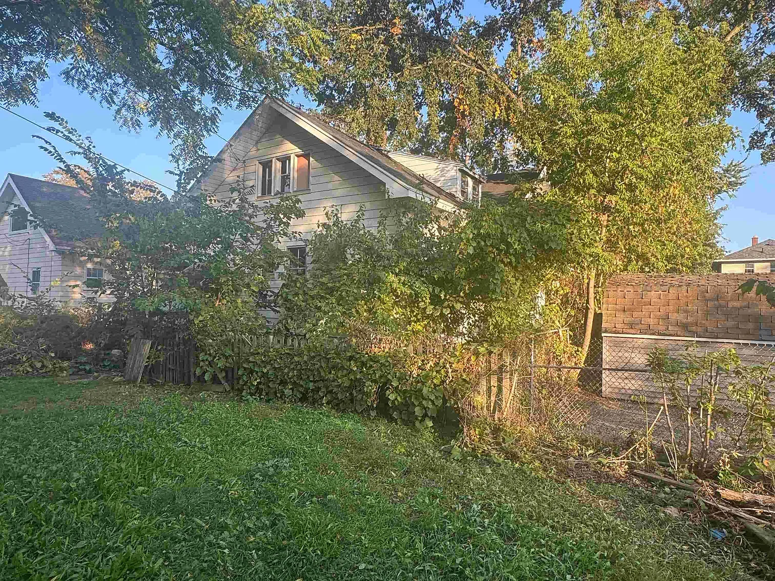 4 bed, 1554 sqft, $885 — Photo 2