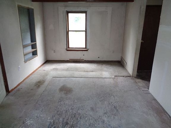 2nd image of 1425 Superior St