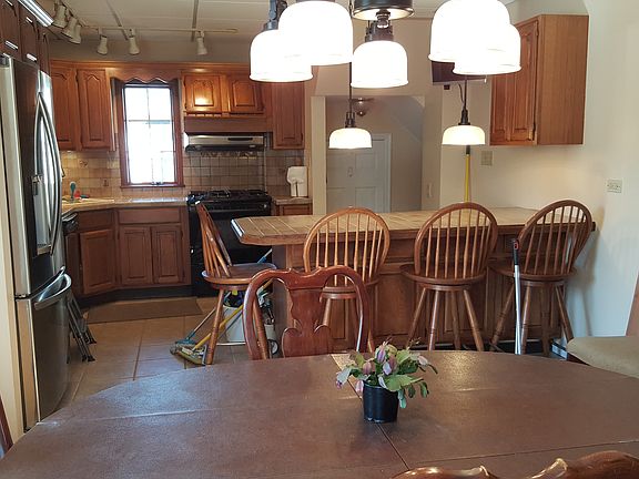 OPEN FP- DINING & KITCHEN