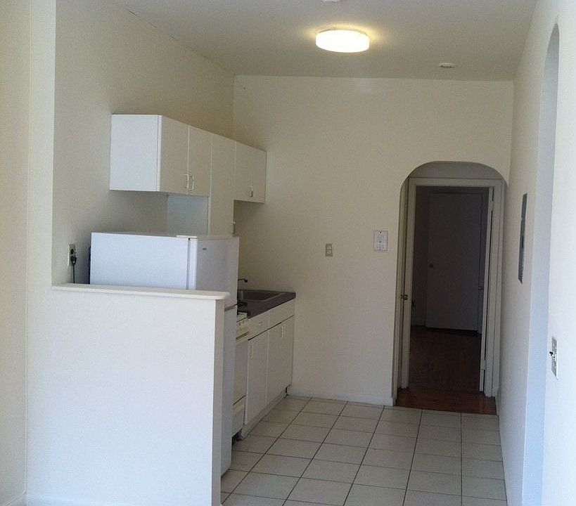 2nd image of 649 Prospect Pl APT 4B