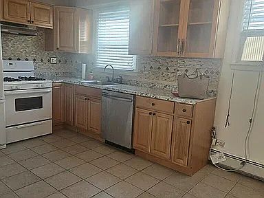 2nd image of 423 Cortelyou Ave Floor 2