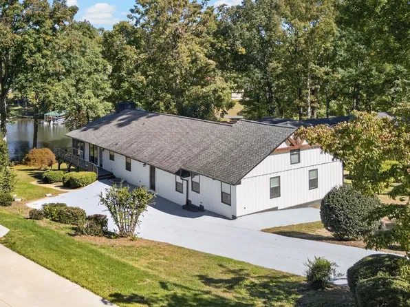 120 Lake Bowen Dr, Inman, SC 29349