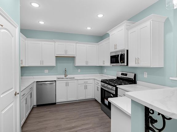 2nd image of 4386 Oaks Royal Dr Lot 17