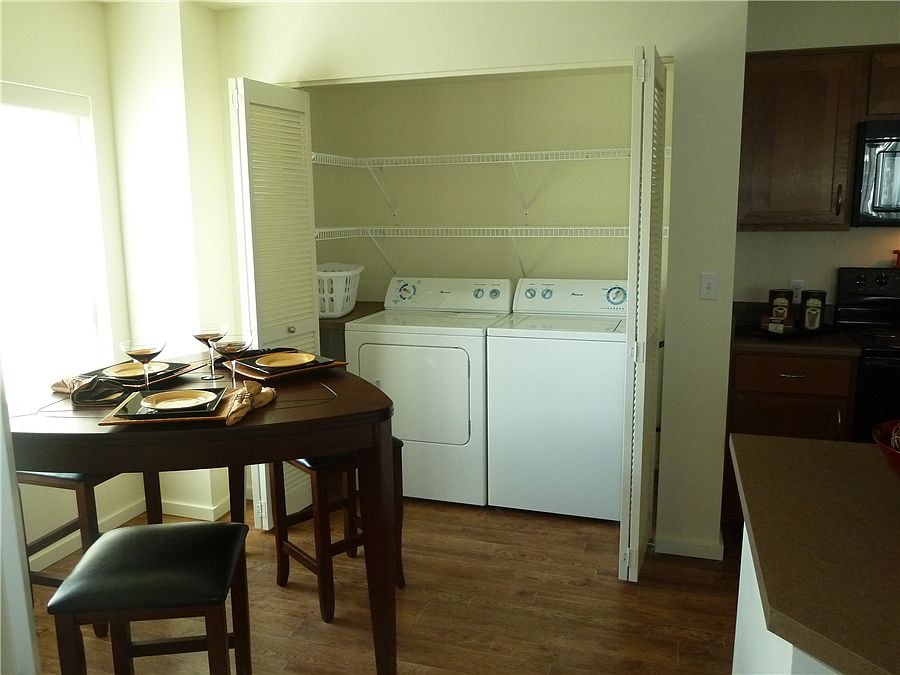 Dining Room/Laundry