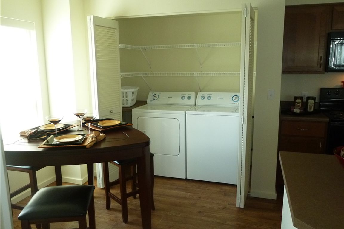 Dining Room/Laundry