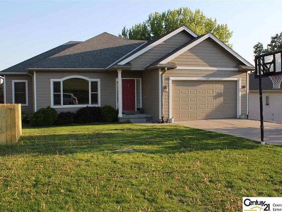 1st image of 1809 Dunbar Dr
