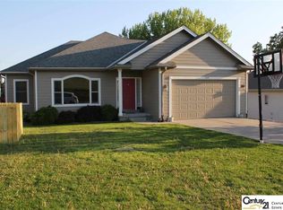 1809 Dunbar Dr, Plattsmouth, NE 68048