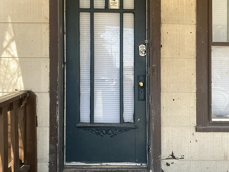 626-628 W Main St — Photo 25