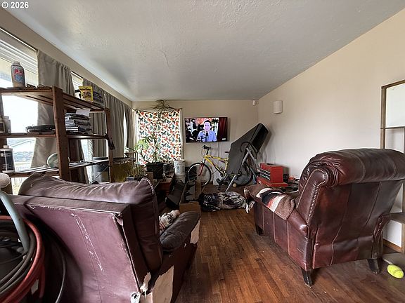 2nd image of 1202 Iris St