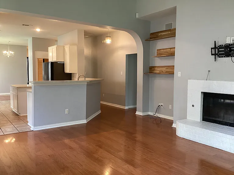 9121 Rose Ct — Photo 10