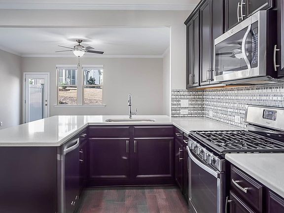 3rd image of 268 Rubrum Dr