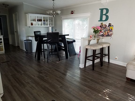 3rd image of 403 Windsong Dr