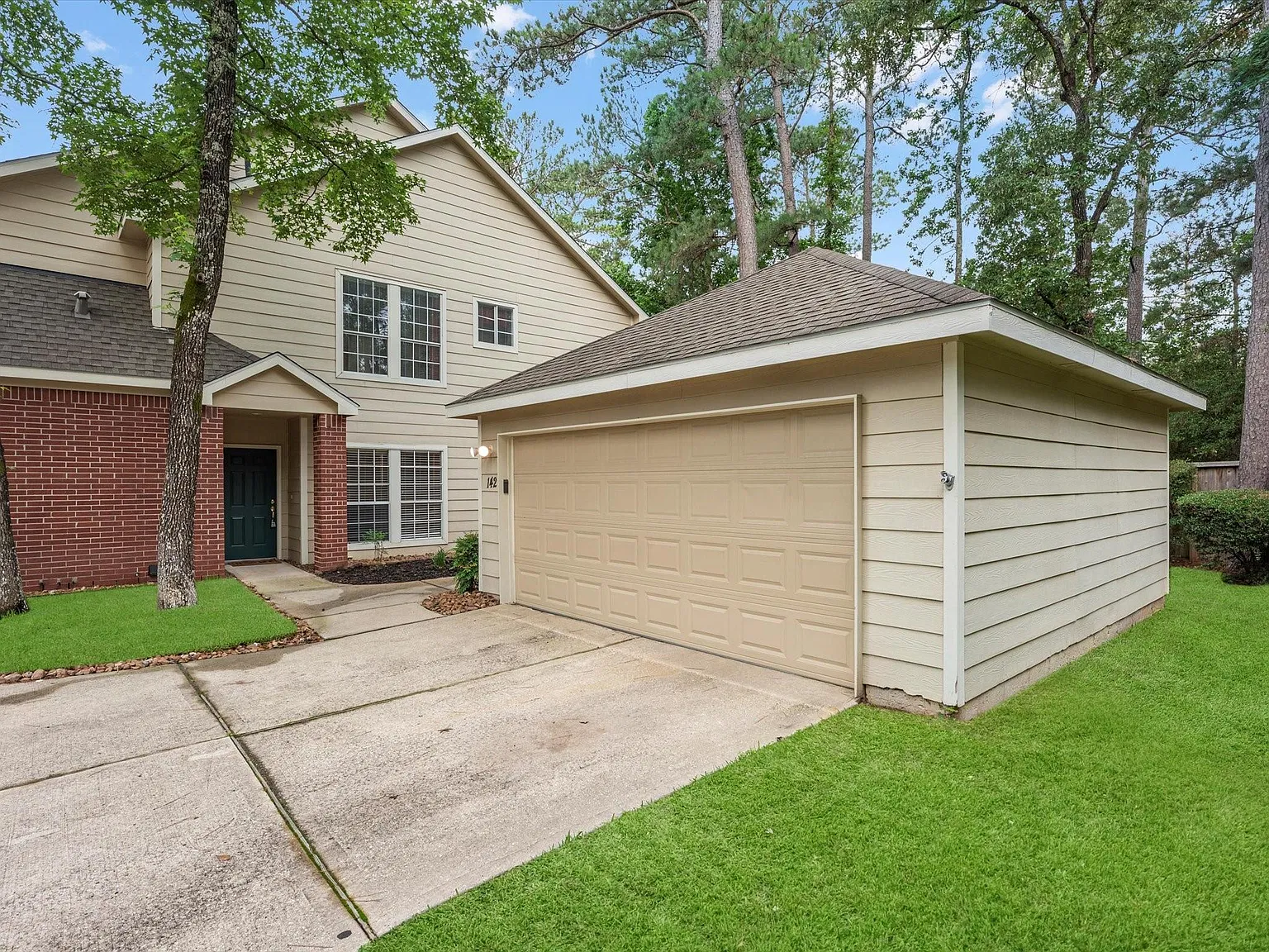 2 bed, 2.0 bath, 1233 sqft, $1,950 — Photo 2