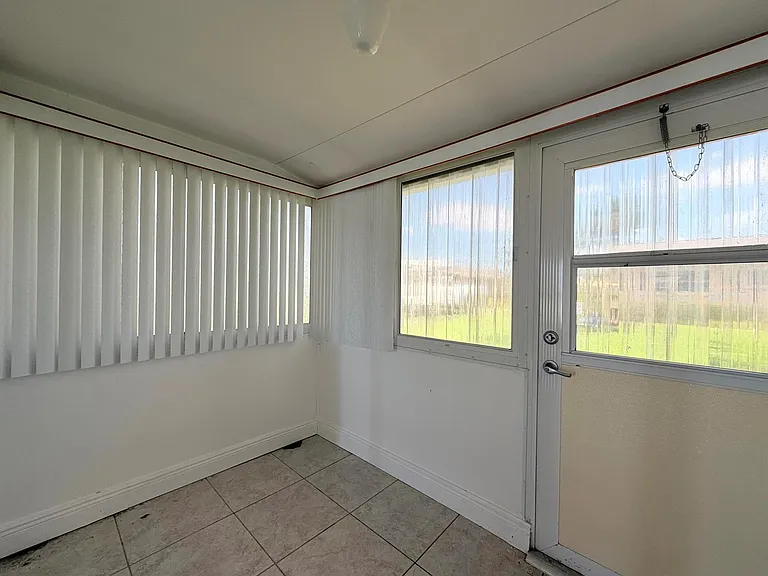 2607 Dudley Dr W #L — Photo 24