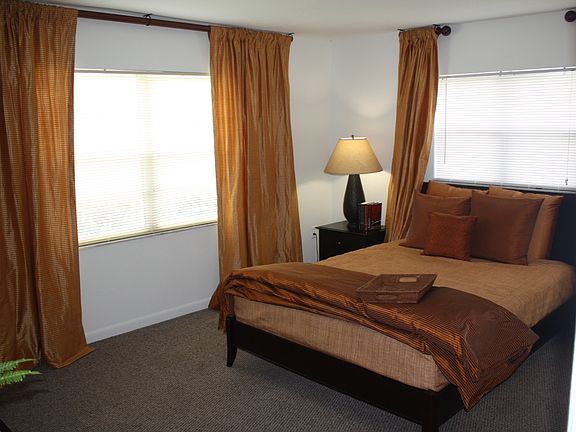 4th image of 600 N Semoran Blvd