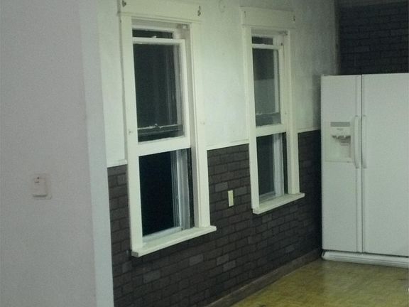 2nd image of 1331 E 7th St APT 1
