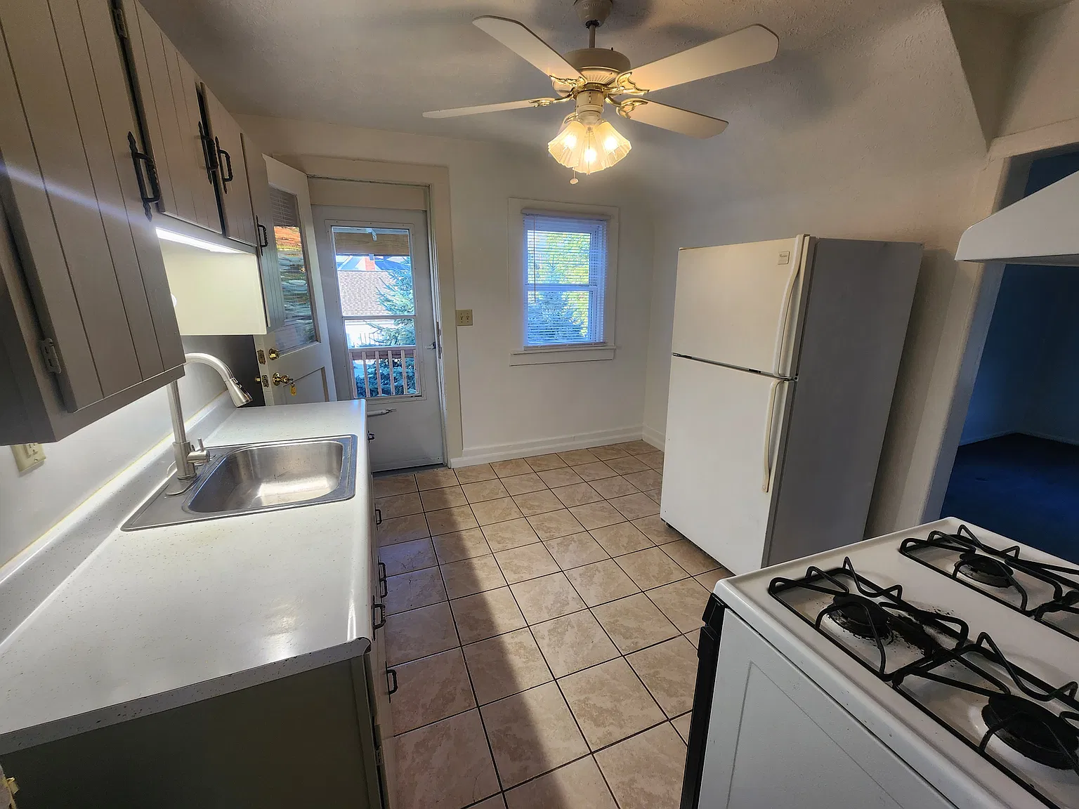1 bed, 350 sqft, $600 — Photo 3