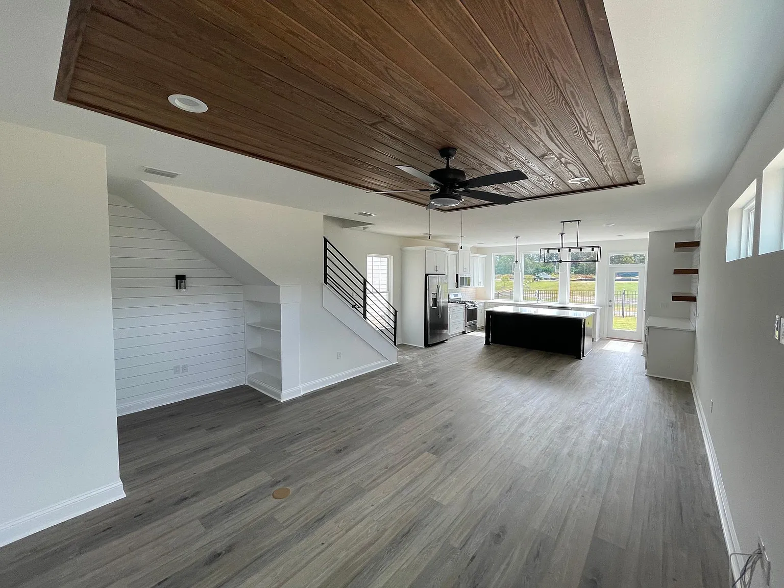 3 bed, 2.5 bath, 1804 sqft, $3,000 — Photo 2