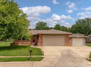 4365 Augusta Ct, Bettendorf, IA 52722