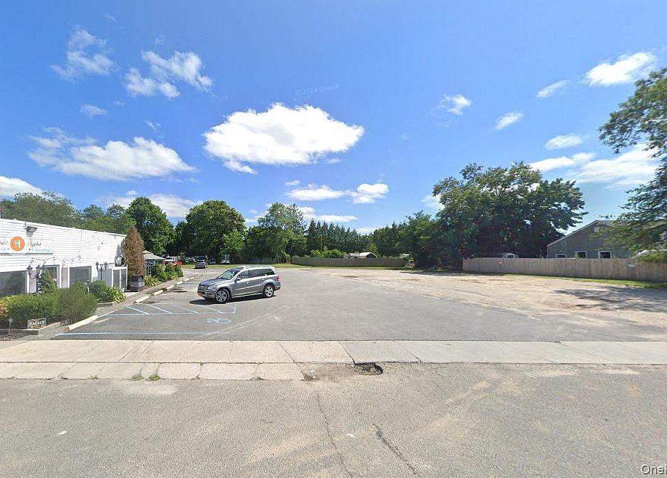 1st image of 615-623 Montauk Highway