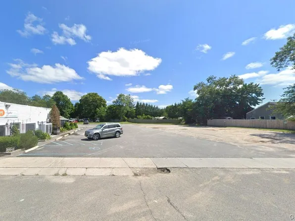 615-623 Montauk Highway, East Quogue, NY 11942