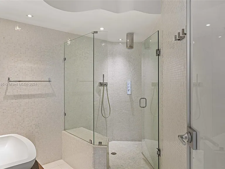 6365 Collins Ave #3803 — Photo 28