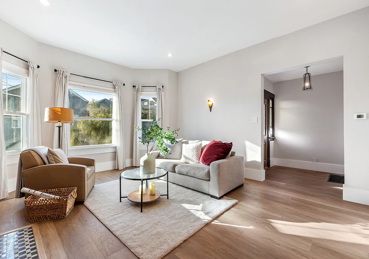 Open Tuesday 5:45pm-6:15pm. Remodeled 2-Story 3br/2.5ba Single Family Home (115 Cuvier) — Photo 4