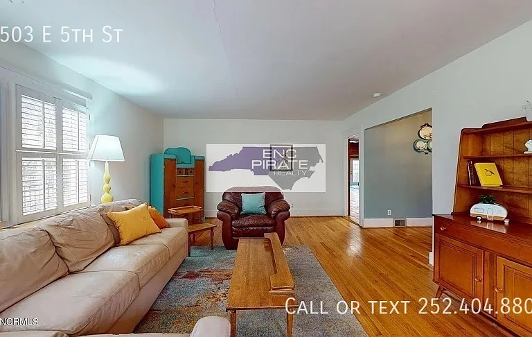 2503 E 5th St — Photo 10