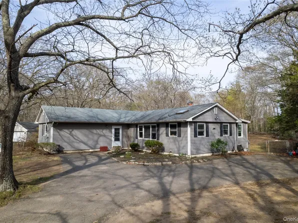 149 Miller Place Road, Miller Place, NY 11764