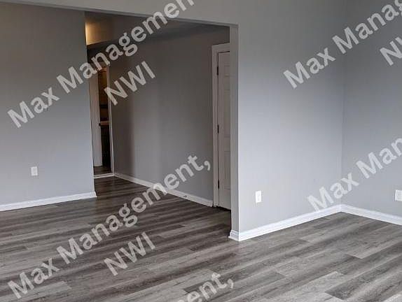 3rd image of 3802 Fir St Unit 2S