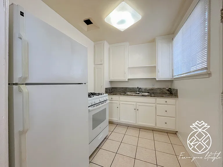 3823 Los Feliz Blvd #2 — Photo 15