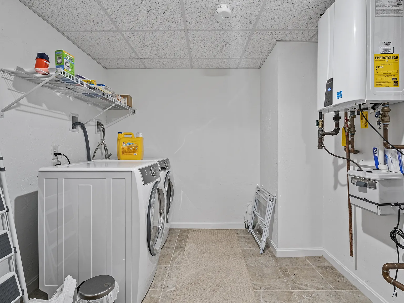 4 Fairview Street, #10, N. Chelmsford, MA 0186... - 1 — Photo 4