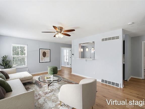 4th image of 2580 Riverside Dr