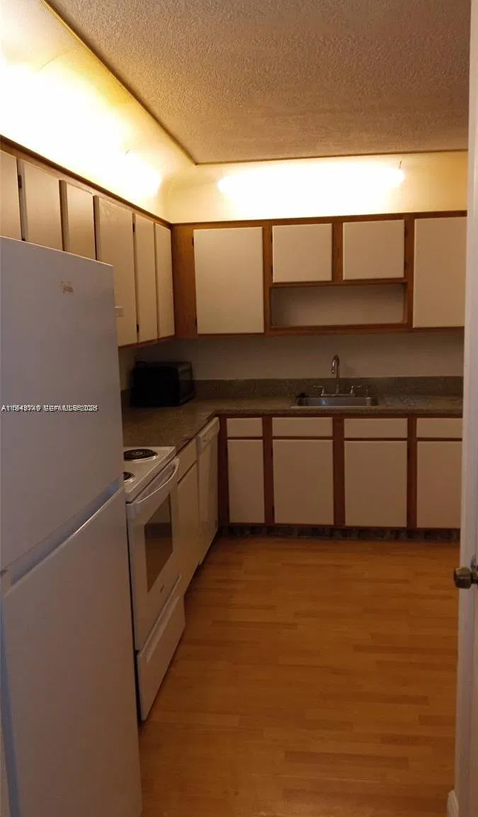 Naranja Lakes Condo No 5 — Photo 2