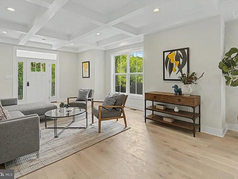 2902 Vista St NE — Photo 11