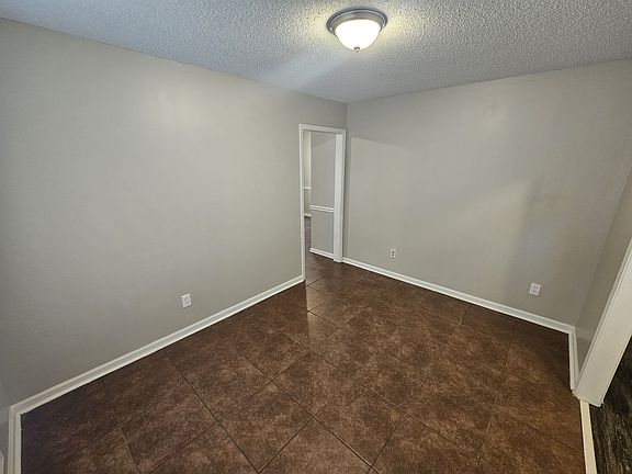 3rd image of 6856 Starkenburg Ln