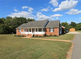 17795 Rolling Meadows Dr, Amelia Court House, VA 23002