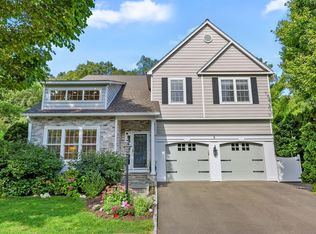 9 New Canaan Way #9, Norwalk, CT 06850