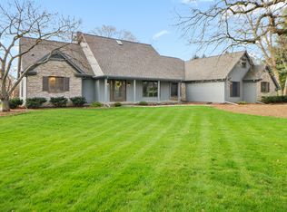 1212 Oak Creek Rd, Mahomet, IL 61853