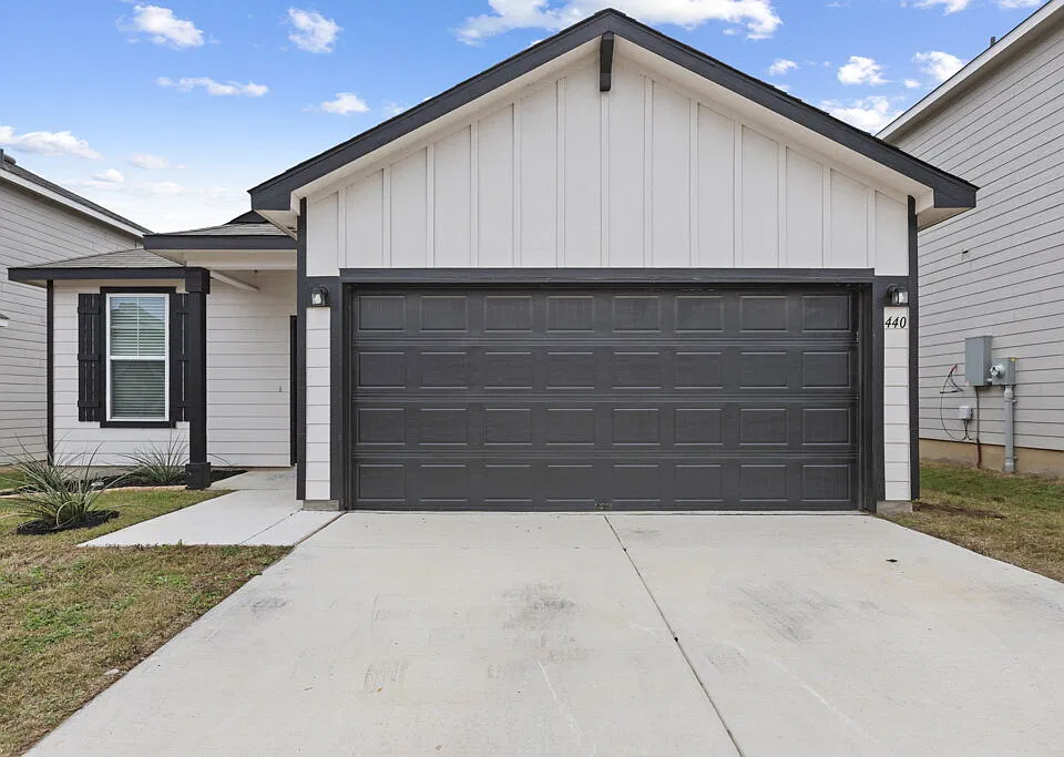 440 Lynwood Gold